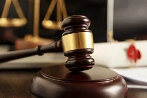 وکیل بیمه کیست