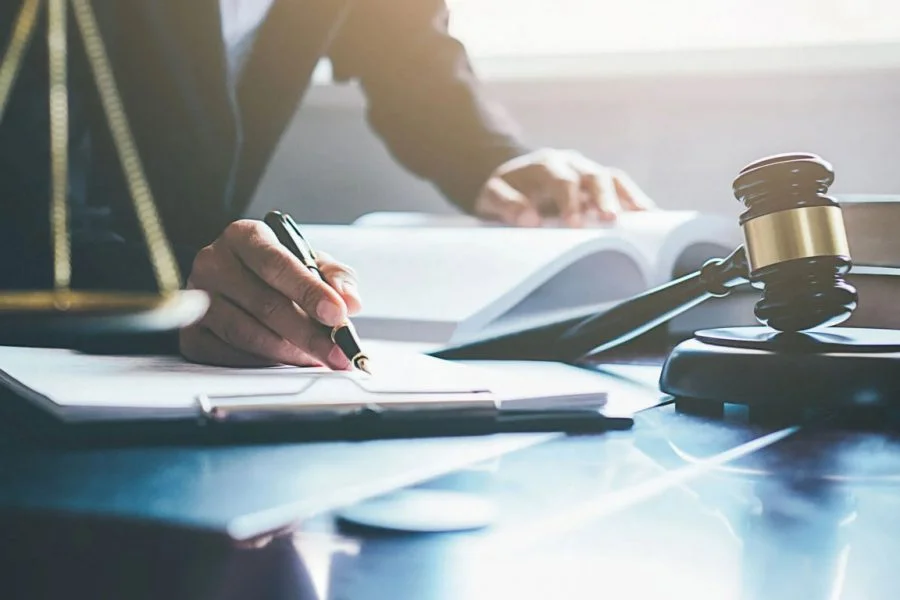 بهترین وکیل ملکی کیست